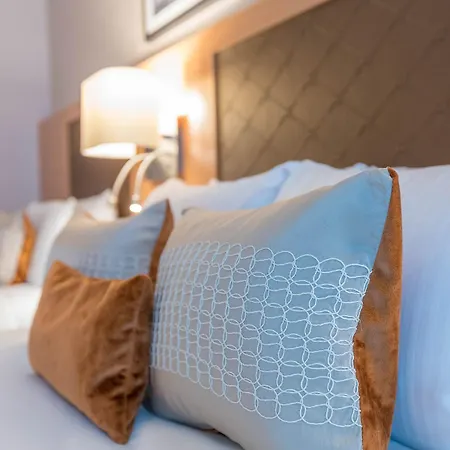 Clayton Cardiff Lane Hotel 4*