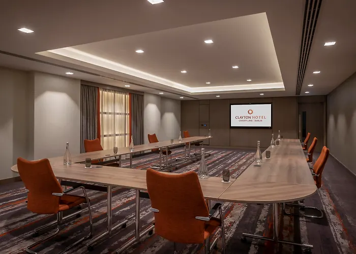 Hotell Clayton Cardiff Lane 4*