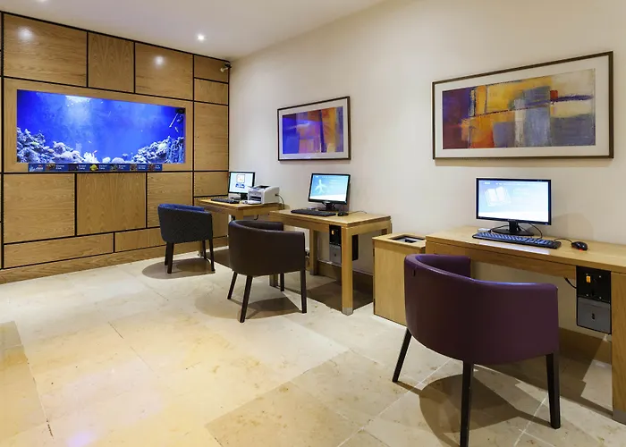 Clayton Cardiff Lane 4*