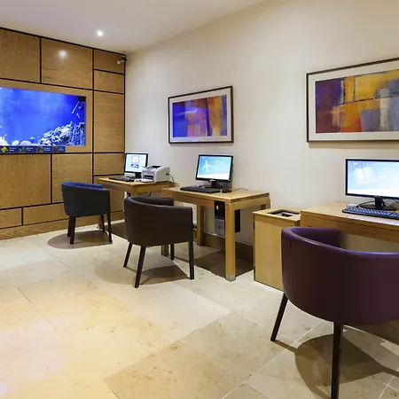 Clayton Cardiff Lane 4*