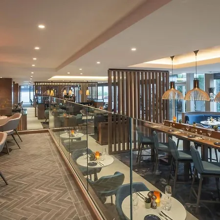 Clayton Cardiff Lane Hotel