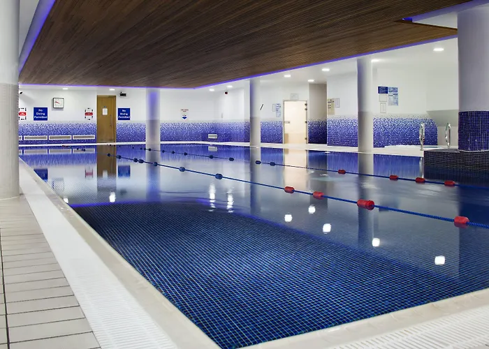 クレイトン カーディフ レーン ホテル