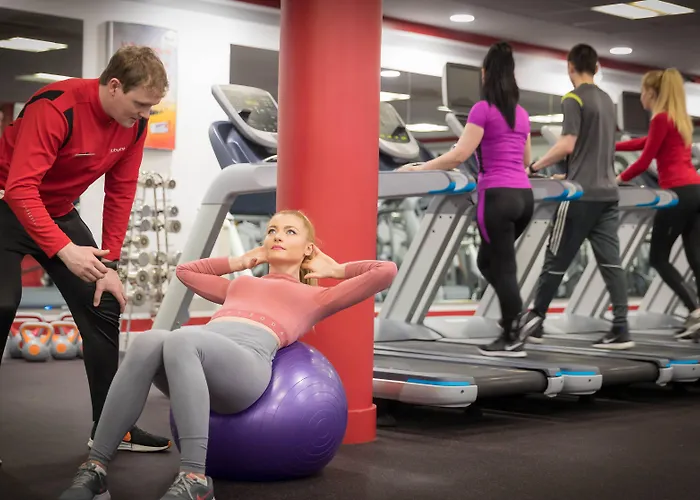 Отель Clayton Cardiff Lane