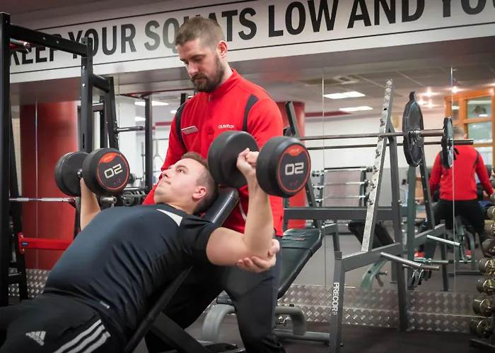 Отель Clayton Cardiff Lane 4*