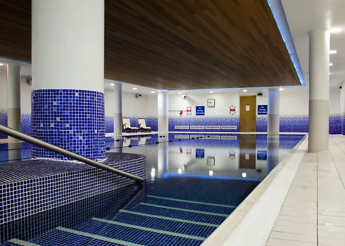 ホテル クレイトン カーディフ レーン