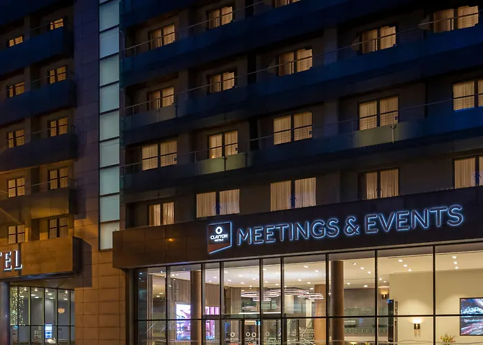 Clayton Cardiff Lane Отель 4*