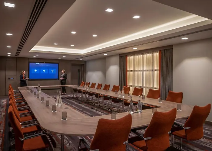 Hotel Clayton Cardiff Lane 4*