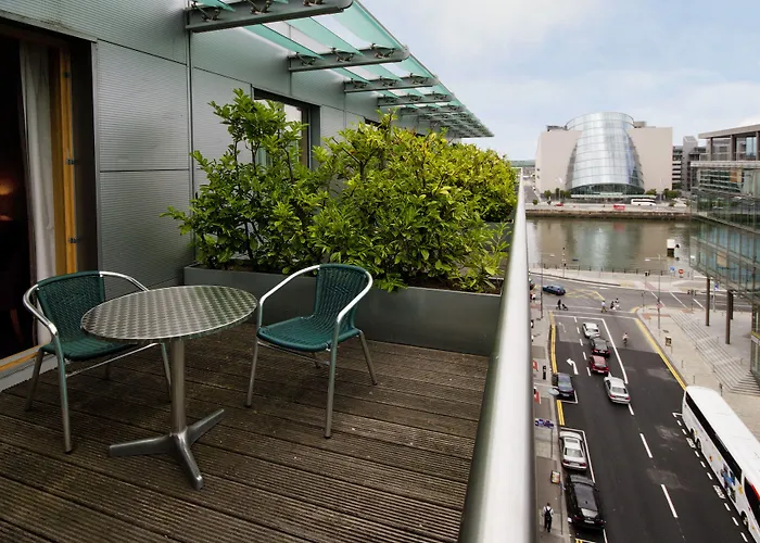 Clayton Cardiff Lane 4*